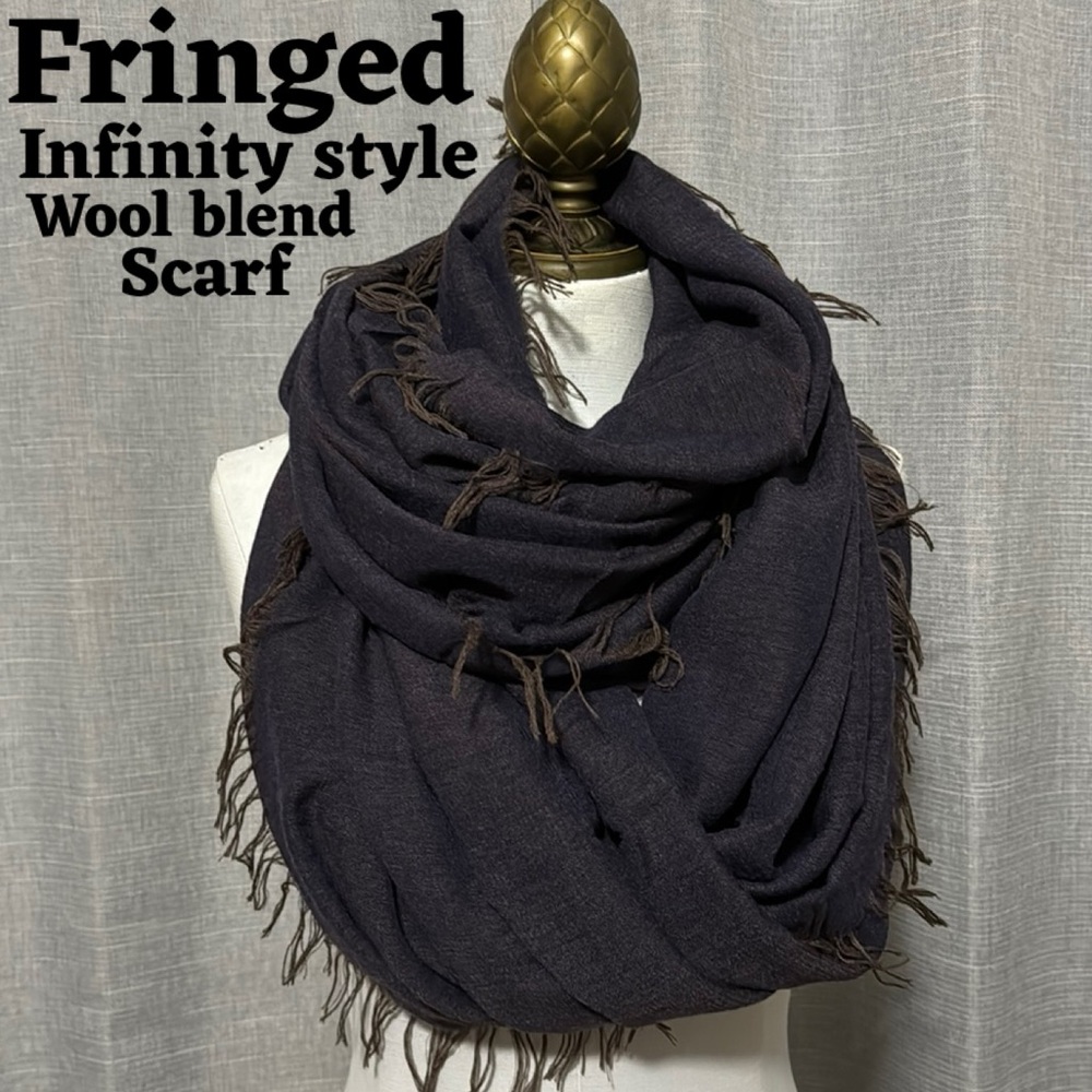 Gorgeous Lightweight Infinity Scarf-Look brand-Wool blend-Blue